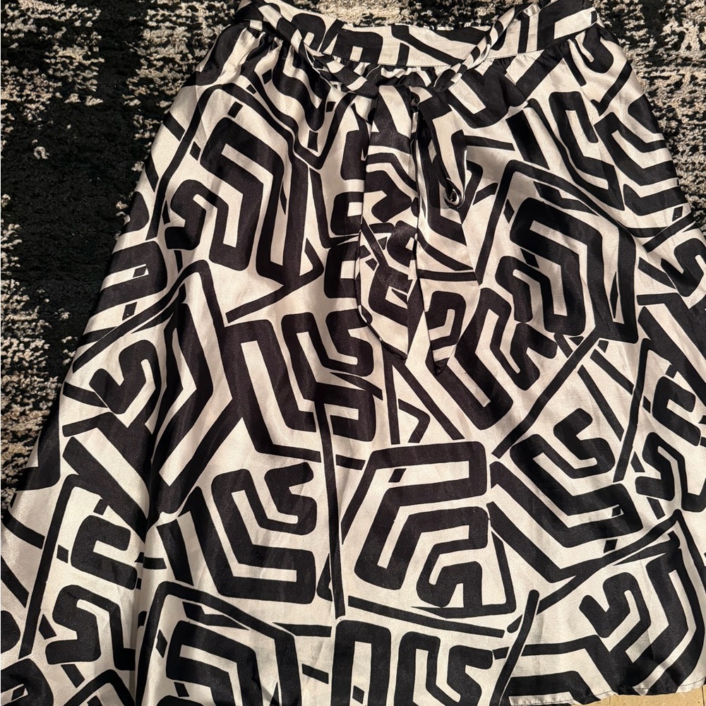 Black & White Geometric Midi Skirt satin like front tie women’s large